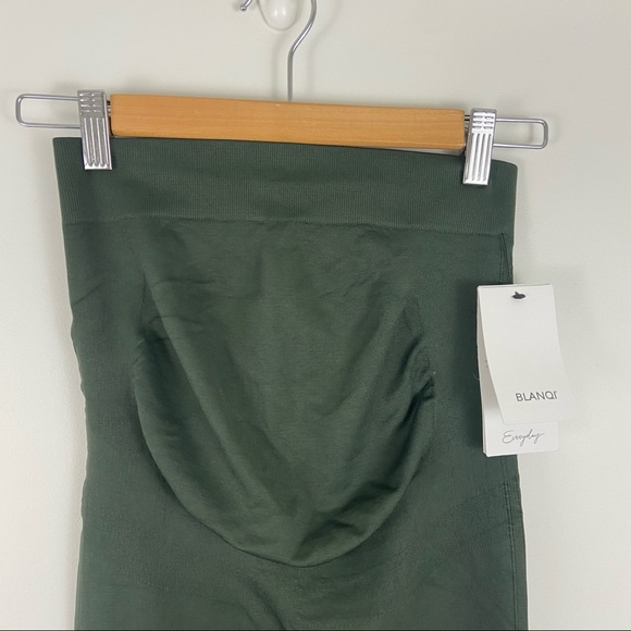 BLANQI Maternity Leggings in Forest Night, Size Medium - Picture 4 of 9